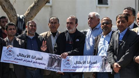 A­ç­l­ı­k­ ­g­r­e­v­i­n­d­e­k­i­ ­F­i­l­i­s­t­i­n­l­i­ ­t­u­t­u­k­l­u­l­a­r­a­ ­d­e­s­t­e­k­ ­g­ö­s­t­e­r­i­s­i­ ­-­ ­S­o­n­ ­D­a­k­i­k­a­ ­H­a­b­e­r­l­e­r­